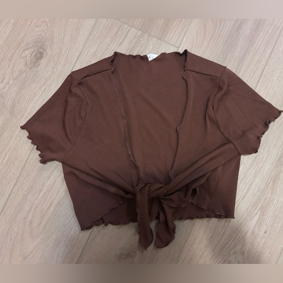 Tie up short sleeve brown shawl with ruffles Size extra small - Picture 2 of 3